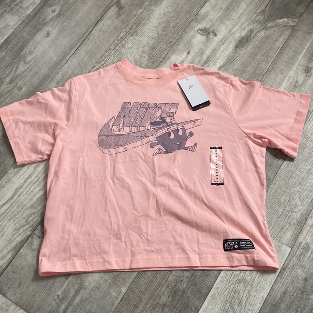 Nike Cropped Loose Fit T Shirt